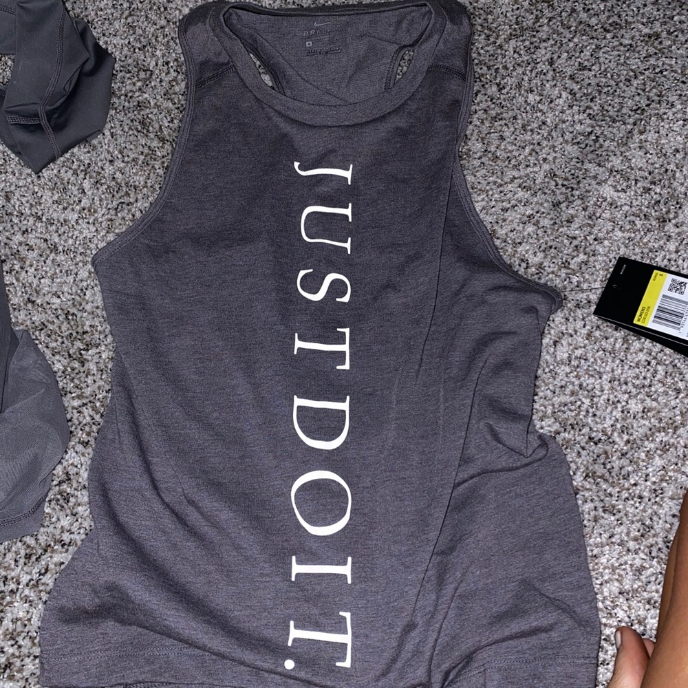 Nike tank